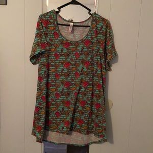 Lularoe size 2XL shirt